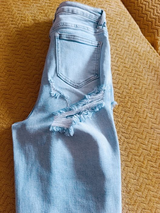 Дънки от магазин LBD