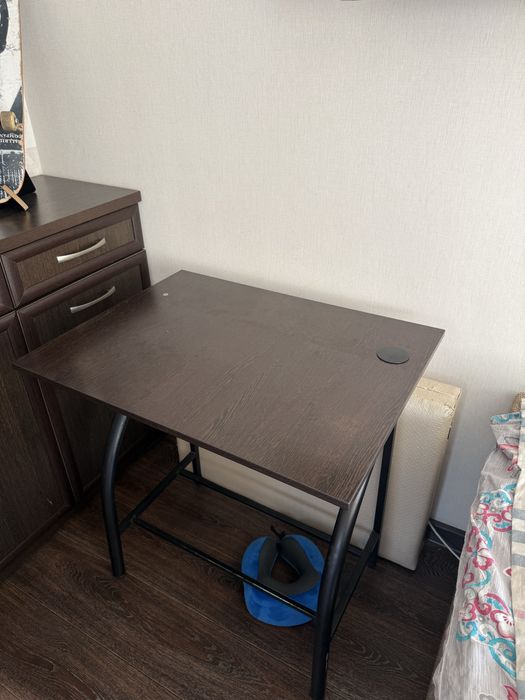 продам стол 80 на 60