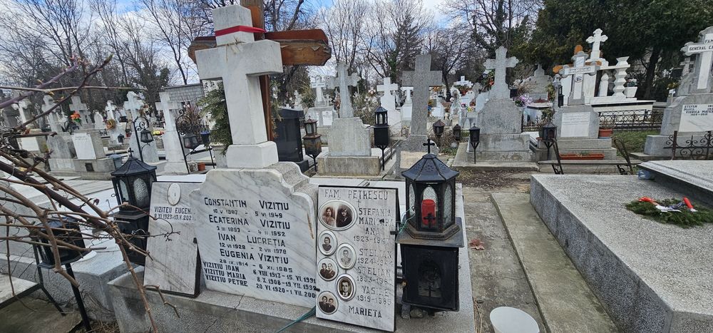 2 locuri de veci, cimitirul sf. Vineri