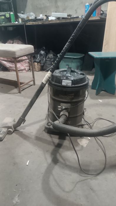 Пылесос. 2200 Вт.