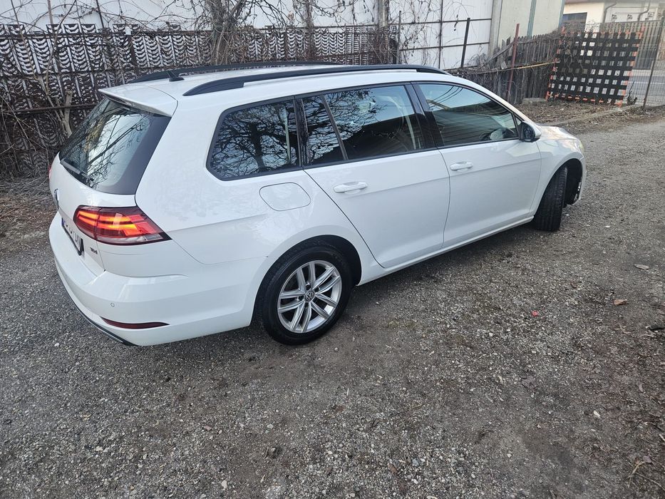 VW Golf 1,6 Diesel 2018 Navi si multe optiuni. Negociabil