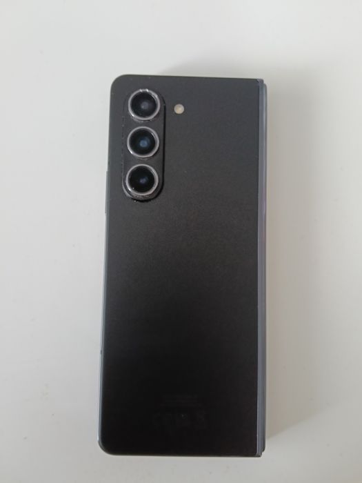 Samsung z Fold 5 Displai mare crăpat