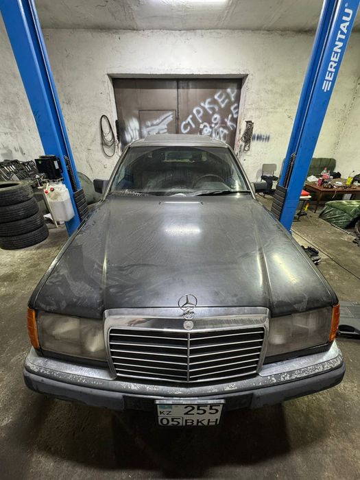Продается Mercedes-Benz 124 E220