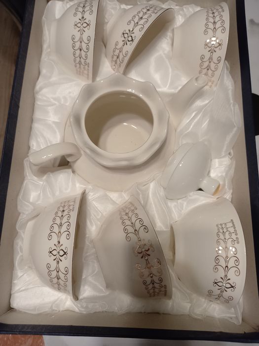 Чайный сервиз ..