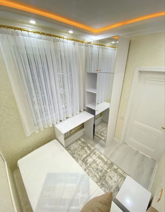 3х комнатная на Чиланзаре . Метро Новза