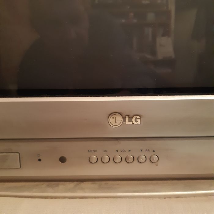 Продам цветной телевизор LG