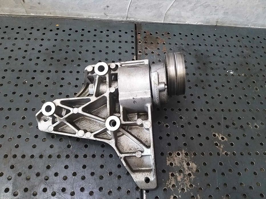 Suport compresor clima ac 1.2 tsi skoda fabia 2 03f260885