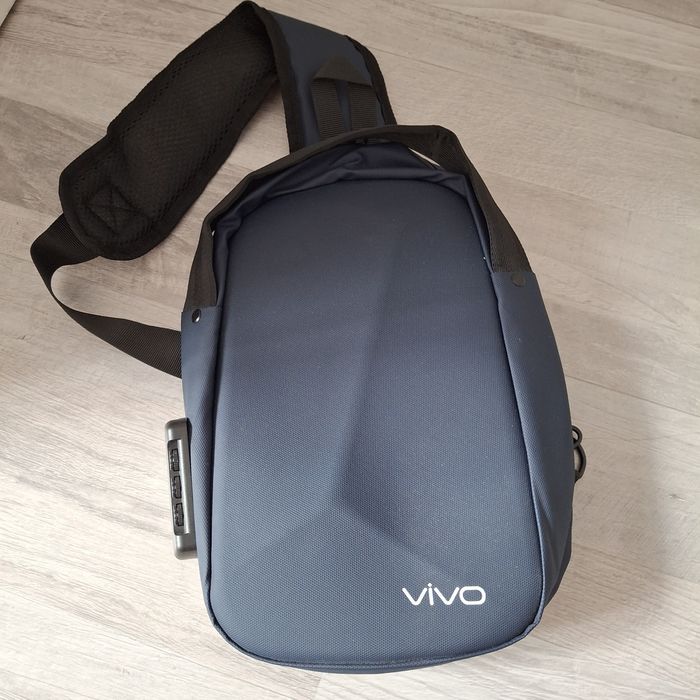 Продам сумку  через плечо Vivo