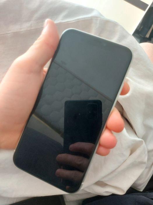 Iphone 11 128 gb baterie 81