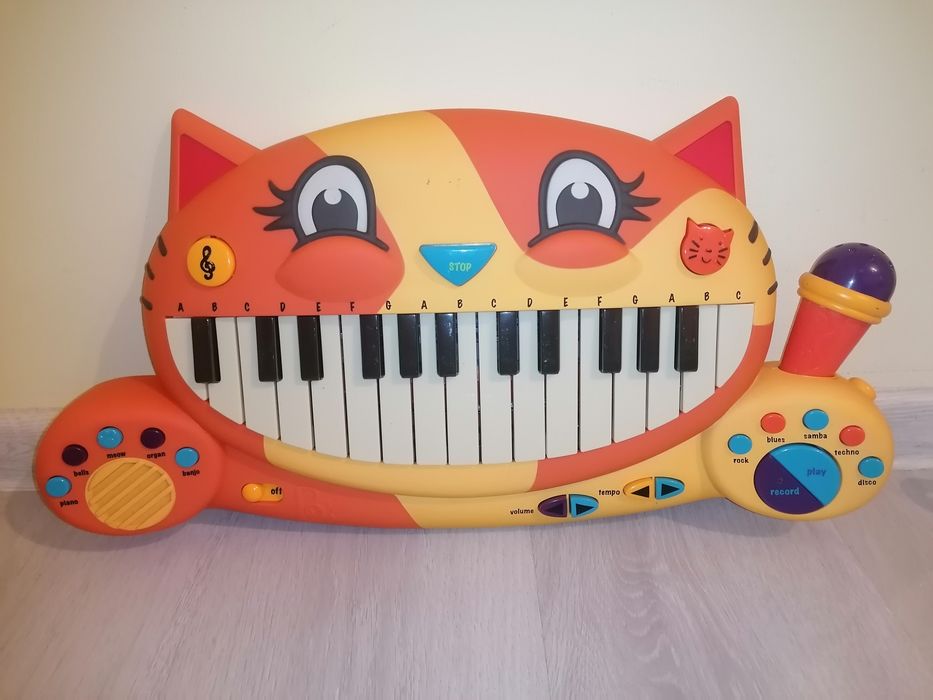 Pianina pisica B. Toys