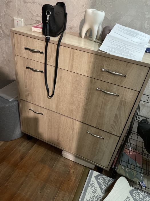 Продам обувницу б/у