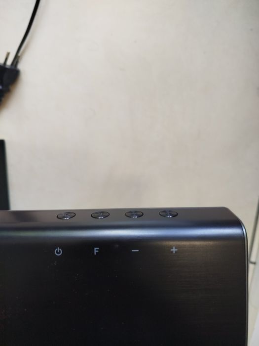Саундбар LG  SQC1