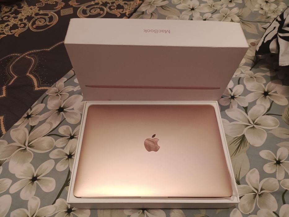 MacBook ноутбук хороший подарок