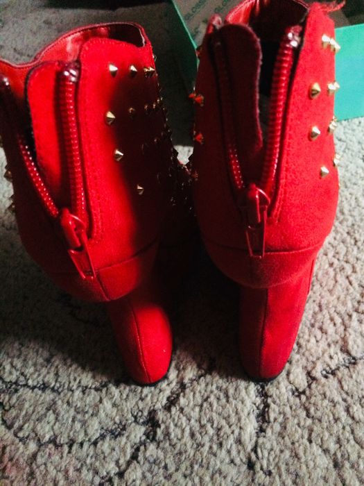 Продаю ботильоны