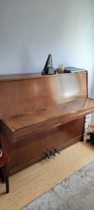 Чешко пиано Petrof