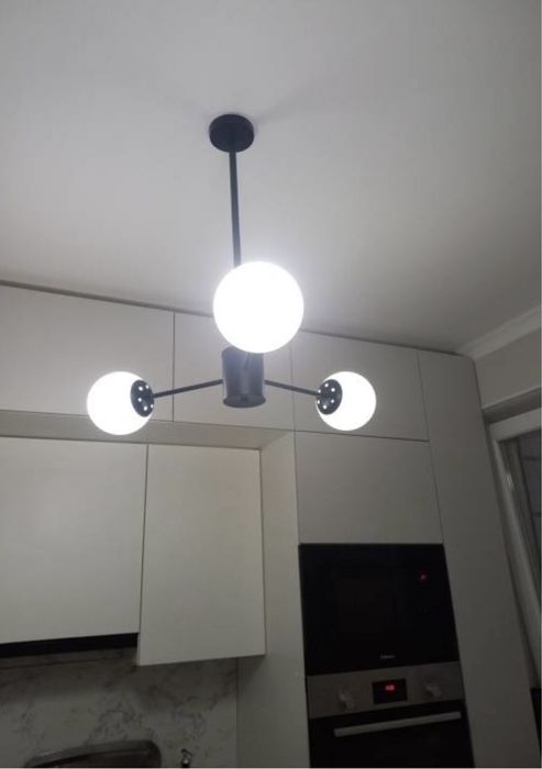 Продам  хорошую люстру