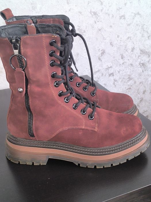 Продам зимние ботинки.