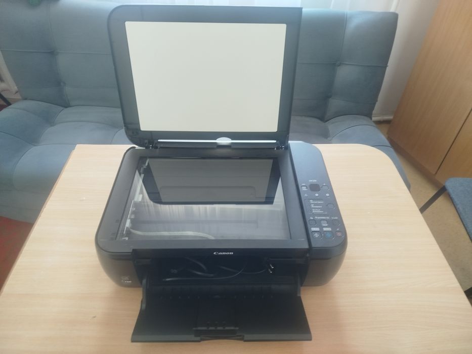 Продам принтер цветной