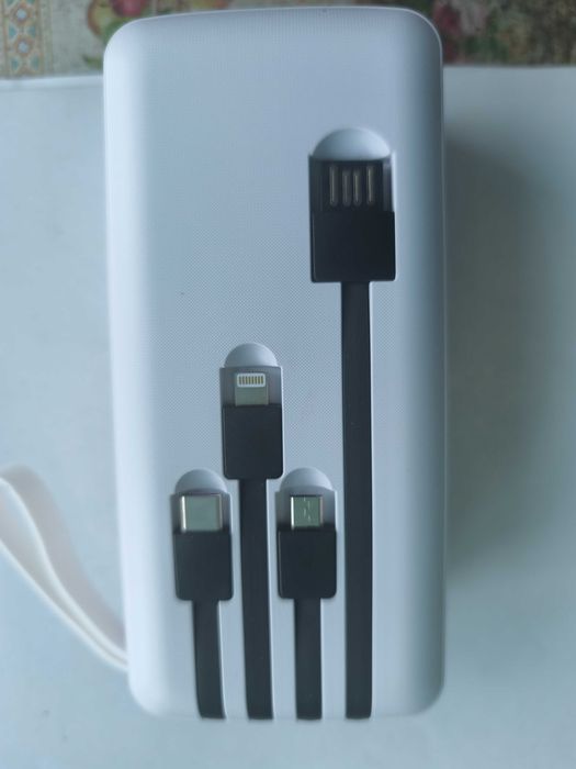 Baterie externa - power bank 40000 mAh cu cabluri si incarcare rapida