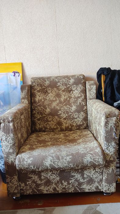 Продам прочное кресло
