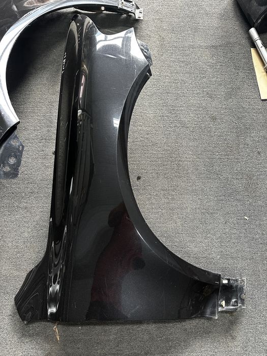 Aripa fata Volkswagen Touareg 7L 2002 2010 stanga drea negru metalizat