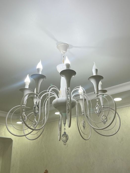 Продается люстра