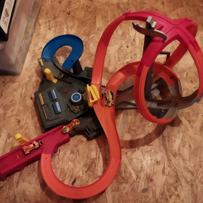 Трасса Хотвилс на батарейках