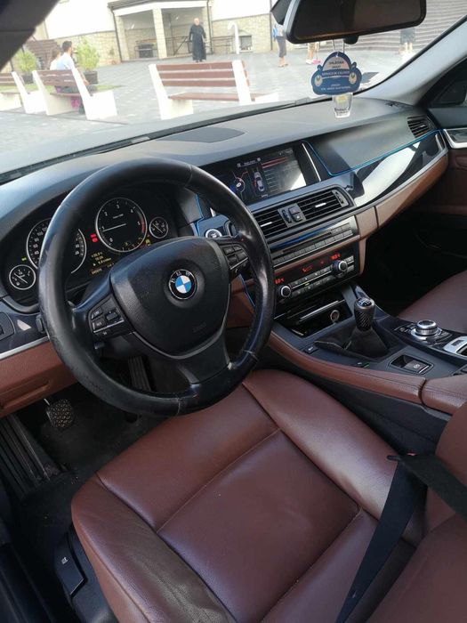 BMW F10 din 2011