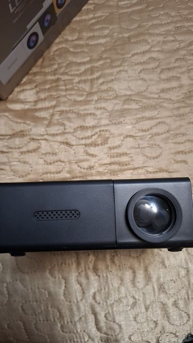 LED проектор,домашний миникинотеатр