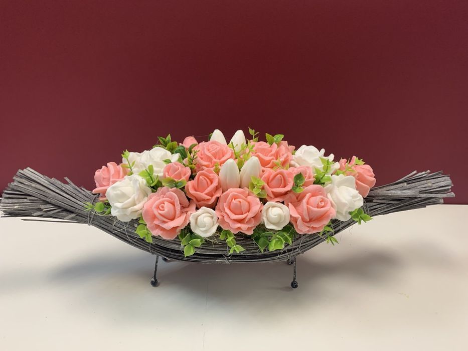 Цветя изработени с глицеринов ароматен сапун и Българска роза