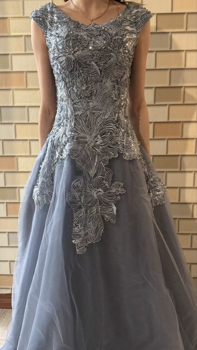 Продам выпускное платье