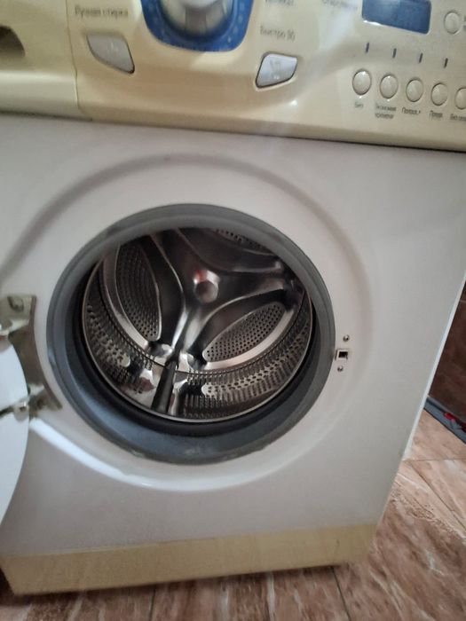 Продам стиральную машину