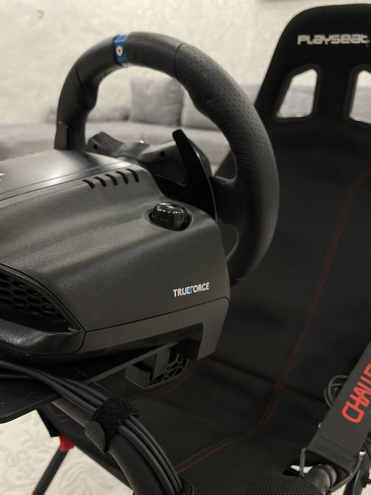 Продам игровой руль Logitech g923