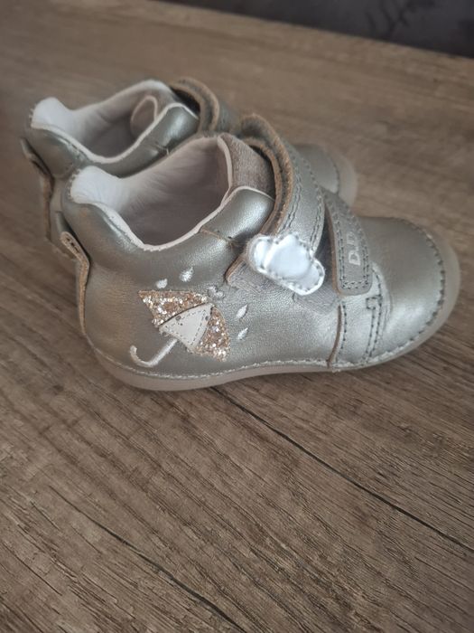 Обувки за момиче