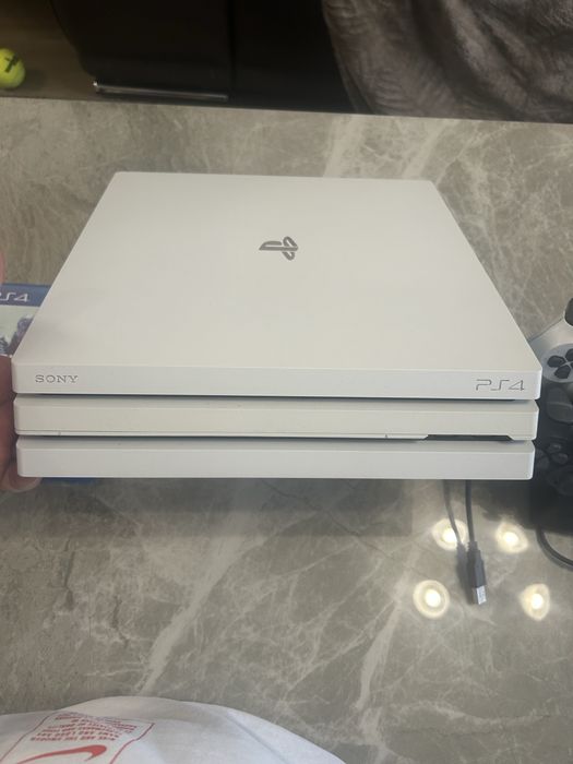 PlayStation 4 Pro 1TB – impecabil