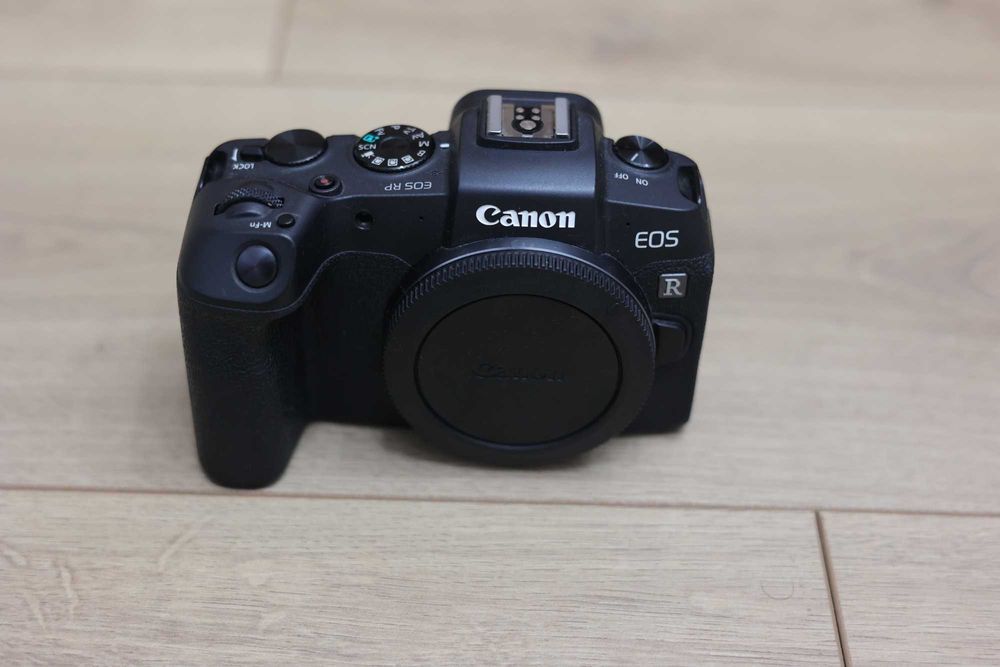 Canon EOS RP Body - Doar 5.000 cadre, ca NOU