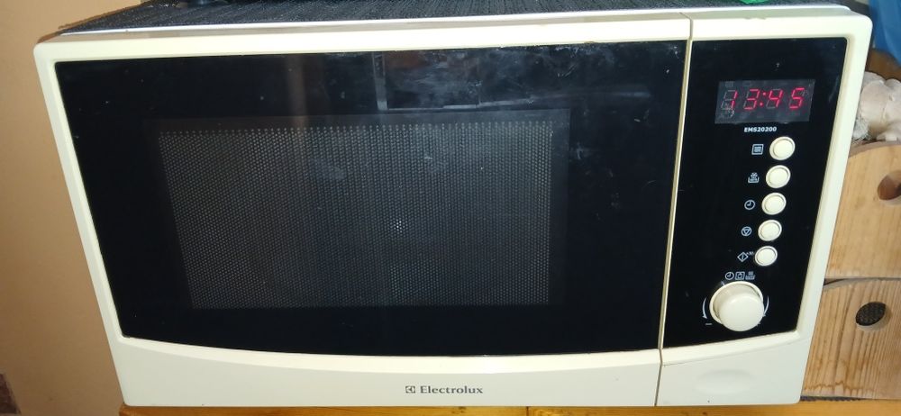 Микровълнова Електролукс