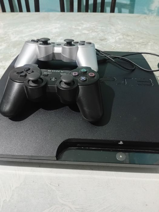 Продам плэйстейшен 3 с играми