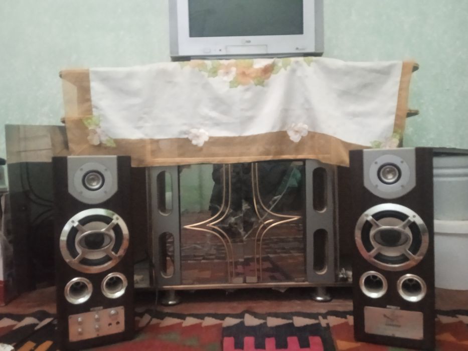 Kalonka ,pastavka,televizor sotiladi.Qaysi biri kerak bo'lsa tel qilin