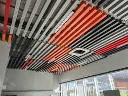 Металлический кубообразный реечный потолок