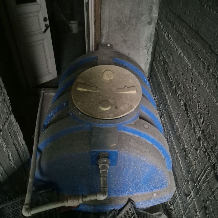 Бак ёмкость 1т сотилади