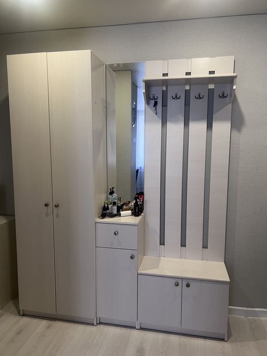 Продам прихожую зону