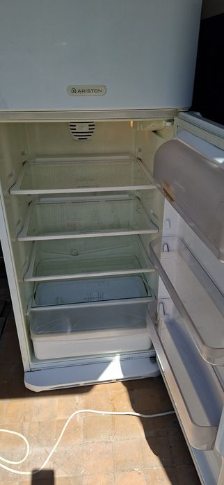Холодильник Ariston 1 м 60 см