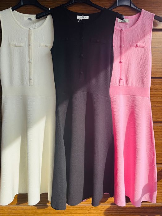 Рокля стегнато структурирано трико плетиво