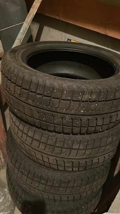 Зимние шины 215/55R17
