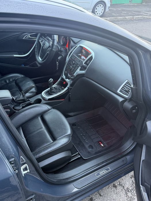 Opel astra j sport tourer