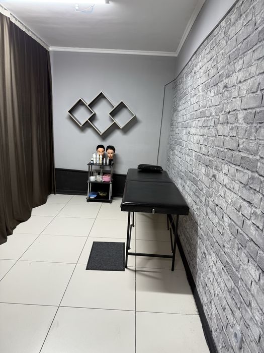 Сдается место в салоне