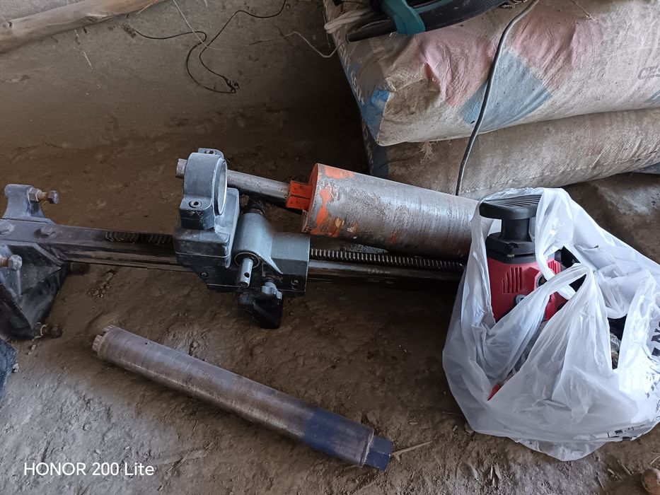 Стойки для алмазное бурения