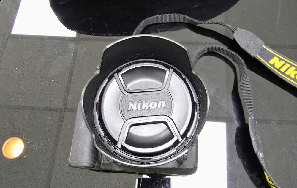 Продава се Nikon D7100 + обектив Nikon 18-70mm f/3.5-4.5G VR