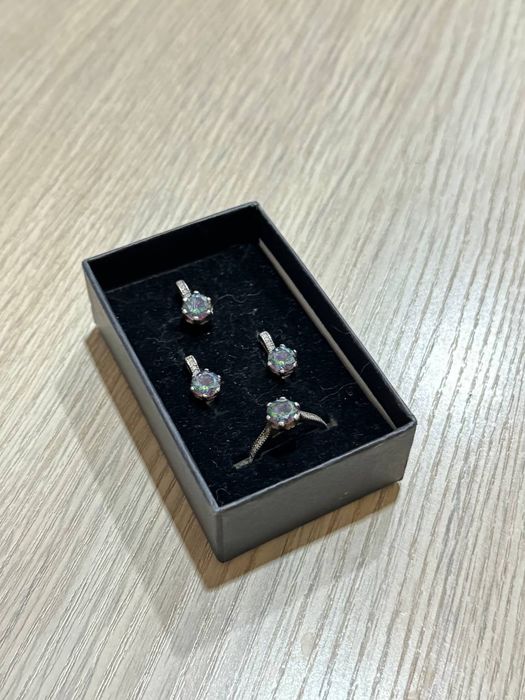 Продаются серебрянные украшения